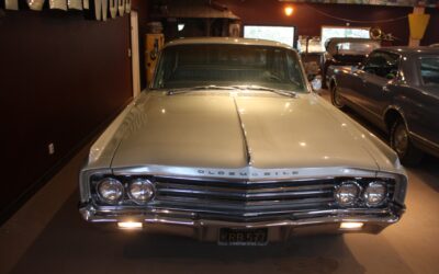 1963 OLDSMOBILE NINETY EIGHT SÅLD