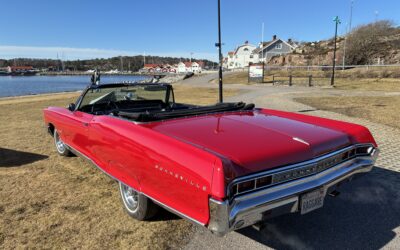 1965 PONTIAC BONNEVILLE CAB SÅLD